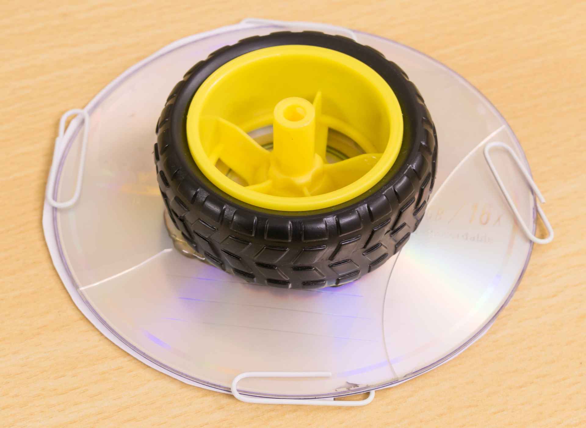 Learn how to make turntable at Home STEMpedia