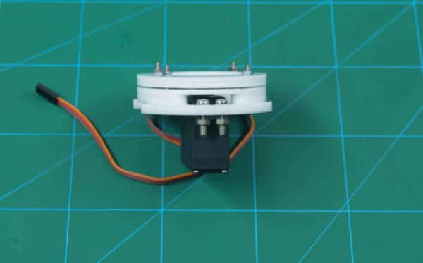 attach base servo motor plate to thetop outer bearing disc1