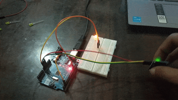 Arduino - Touch Sensor - LED